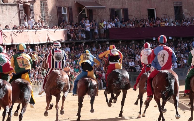 L epopea del Palio di Siena La Ragione