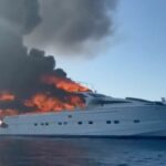 Yacht di lusso prende fuoco